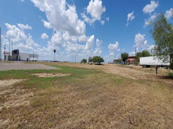 3801 Casa Blanca Rd, Laredo, TX 78041